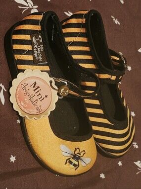 Girls' Yellow & Black Bee Mary Jane Shoes